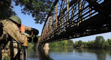 Yunanistan'a geçmeye çalışan 4'ü FETÖ mensubu 6 kişi yakalandı