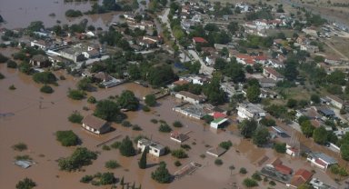 Yunanistan'da sel nedeniyle ulaşılamayan köylere dronla ilaç ve gıda yardımı yapıldı