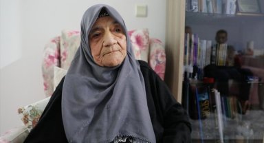102 yaşındaki Fatma Bildirici uzun ömrünü neşesine borçlu