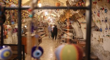 750 yıllık çanak atölyesinde dede mesleğini sürdürüyor