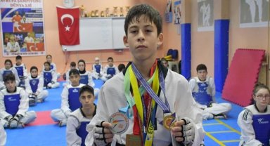 Ağabeyine özenerek başladığı tekvandoda şampiyon oldu