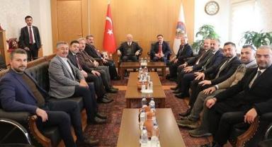 AK Parti Genel Başkan Vekili Mustafa Elitaş, Valilik ve Büyükşehir Belediyesini ziyaret etti