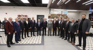 Akar ve Büyükkılıç, İlçe Belediye Başkanlarıyla istişare toplantısı yaptı