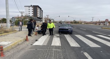 Aksaray'da otomobil ile motosikletin çarpıştığı kazada 2 kişi yaralandı