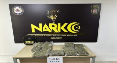 Aksaray'da tekstil malzemesi yüklü kamyonda 9 kilo 400 gram skunk ele geçirildi