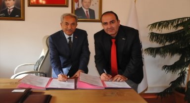 Akşehir Belediyesi kadrolu işçilerine 8 bin 77 lira zam yaptı