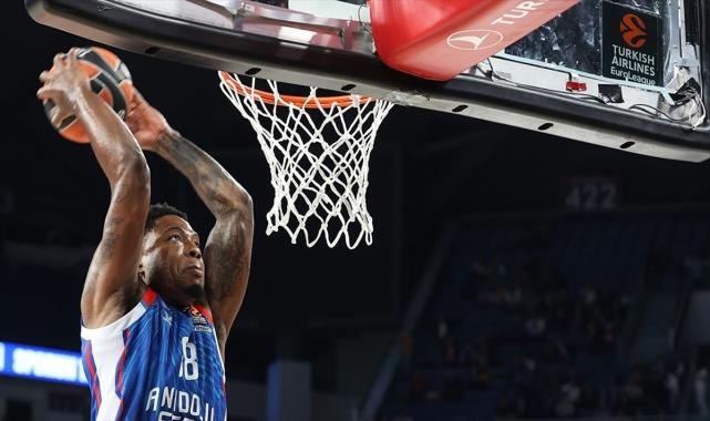 Anadolu Efes, THY Avrupa Ligi'nde yarın Virtus Segafredo Bologna'ya konuk olacak