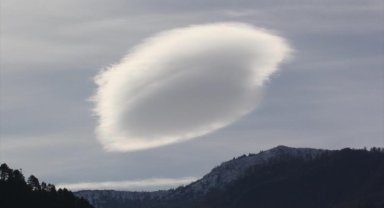 Artvin'de mercek bulutu görüldü