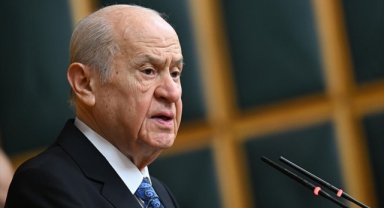  Bahçeli: Kürt kökenli kardeşlerimizin daha az eşit olduğunu söylemek hakikate alenen kastetmektir