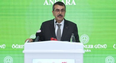 Bakan Tekin: Cumhuriyet'in ikinci yüzyılında yazacağınız başarı hikayesinin yolunu açmayı, bu vatana borcum biliyorum
