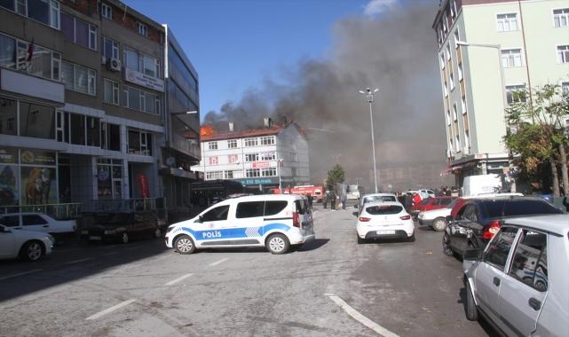Beyşehir'de bir iş hanında çıkan yangın hasara neden oldu