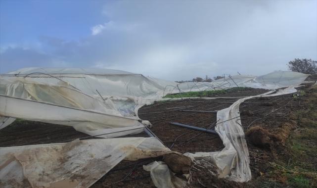 Beyşehir'de fırtına seralarda da zarara yol açtı