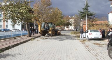 Beyşehir'de şiddetli fırtına hayatı olumsuz etkiliyor