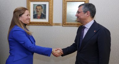 CHP Genel Başkanı Özel, DİSK Genel Başkanı Çerkezoğlu ile bir araya geldi