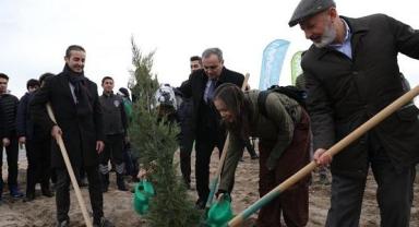 Çolakbayrakdar: Geleceğe yapılacak en iyi yatırım ağaç dikmektir