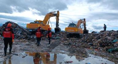 Çöp yığını altında kalan işçi yaşamını yitirdi