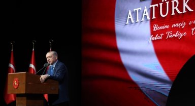 Cumhurbaşkanı Erdoğan Anıtkabir Özel Defteri'ni imzaladı