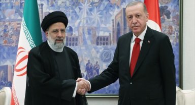 Cumhurbaşkanı Erdoğan, İran Cumhurbaşkanı Reisi ile telefonda görüştü