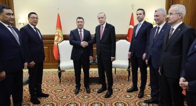 Cumhurbaşkanı Erdoğan, Kırgızistan Cumhurbaşkanı Caparov ile görüştü
