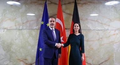 Dışişleri Bakanı Fidan, Berlin'de Alman ve Ukraynalı mevkidaşlarıyla görüştü