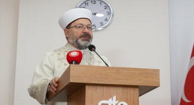 Diyanet İşleri Başkanı Erbaş "Vaizler Hizmet İçi Eğitim Semineri"nin açılışında konuştu: