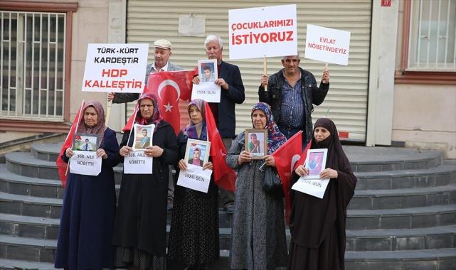 Diyarbakır annelerinin evlat nöbetine bir aile daha katıldı