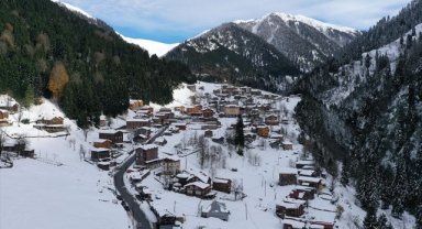 Doğa turizminin gözde mekanlarından Ayder Yaylası kar tatili sevenleri ağırlıyor