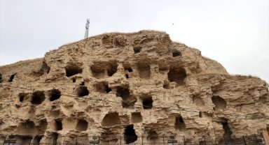 DOSYA HABER/TÜRKİYE'NİN MAĞARALARI - Sivas'ın mağara apartmanları ziyaretçilerini ağırlıyor