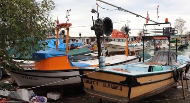 Düzce'de balıkçılar fırtına uyarısına karşı tedbir aldı