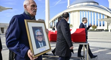 Emekli büyükelçi, tarihçi yazar Bilal Şimşir son yolculuğuna uğurlandı