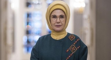 Emine Erdoğan: Cumhuriyet'imizin kurucusu Gazi Mustafa Kemal Atatürk'ü, vefatının 85. yılında saygı ve rahmetle anıyorum