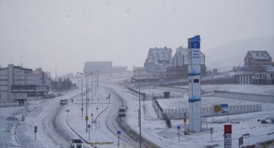 Erciyes ve Yozgat'ta kar yağışı etkili oluyor