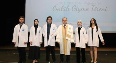 ERÜ’de Tıp Öğrenimine Başlayan Öğrenciler Törenle Önlük Giydi 