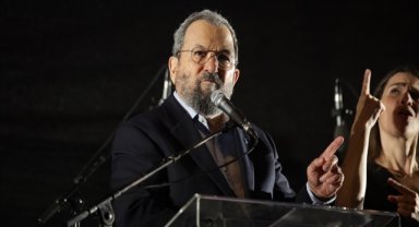 Eski İsrail Başbakanı "Şifa Hastanesi'ndeki sığınakları İsrail inşa etti" ifşaatı sonrası ülkesinde ihanetle suçlandı''