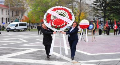 Eskişehir'de 24 Kasım Öğretmenler Günü kutlandı
