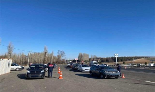 Eskişehir'de jandarma denetiminde aranan 55 firari hükümlü yakalandı