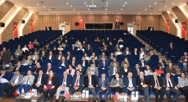 Eskişehir'de "Teknoloji Geliştirme Bölgesi Zirvesi" başladı