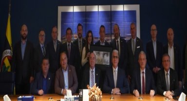 Fenerbahçe Başkanı Ali Koç, Ankara Fenerbahçeliler Derneği Yönetim Kurulu'nu kabul etti