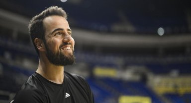 Fenerbahçe Beko Kaptanı Melih Mahmutoğlu: Başarıya giden yolda taraftar çok önemli