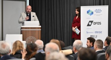 Fenerbahçe Üniversitesi'nde "AR-GE ve İnovasyon Zirvesi" düzenlendi