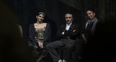 "Fındıkkıran"a bilet bulamayan öğrencilere ADOB'dan jest