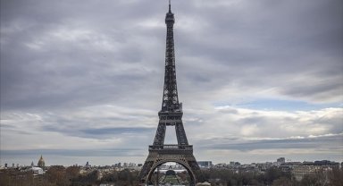 Fransa'da hava yolu çalışanlarının grevi Paris ve Toulouse'daki uçuşları aksattı