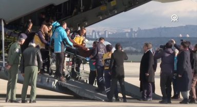 Gazzeli hastaları taşıyan Milli Savunma Bakanlığına ait uçak Ankara'ya indi