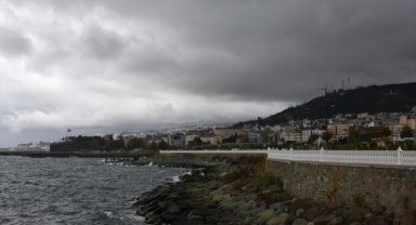 Giresun'un doğusu ile Trabzon çevreleri için kuvvetli yağış uyarısı