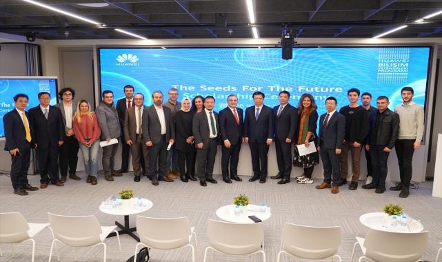 Huawei Türkiye genç bilişimcileri "Gelecek için Tohumlar Bursu" ile destekliyor