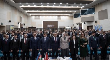 "İş Dünyası 100 İlin Zirvesi" Ankara'da yapıldı