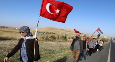 İstanbul'dan Gazze'ye başlatılan "Hürlerin Yürüyüşü" devam ediyor