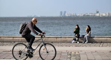 İzmir'de hava sıcaklığı 30,2 dereceyle son 64 yılın en yüksek kasım değerine ulaştı
