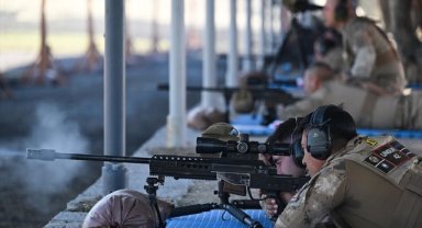 Jandarmanın keskin nişancıları İzmir'de yarıştı