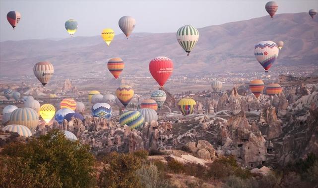 Kapadokya'yı 10 ayda 550 binden fazla turist gökyüzünden izledi